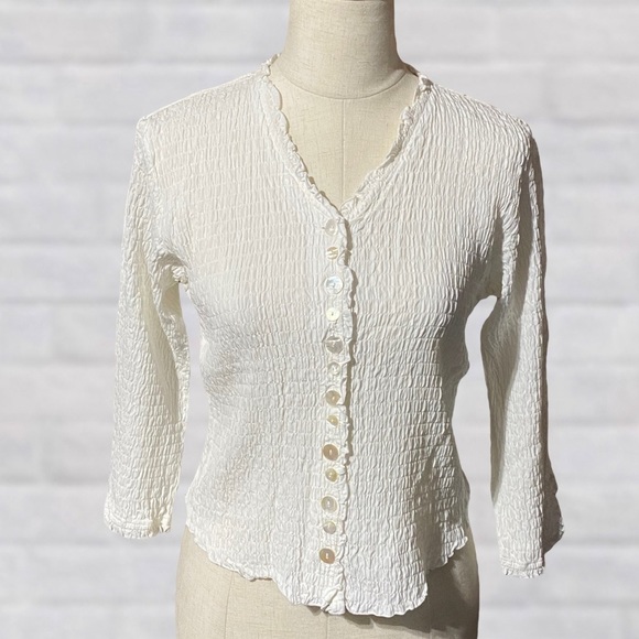 Nomadic Traders Beautiful Textured Ruffled Button Up White Top - Picture 7 of 7